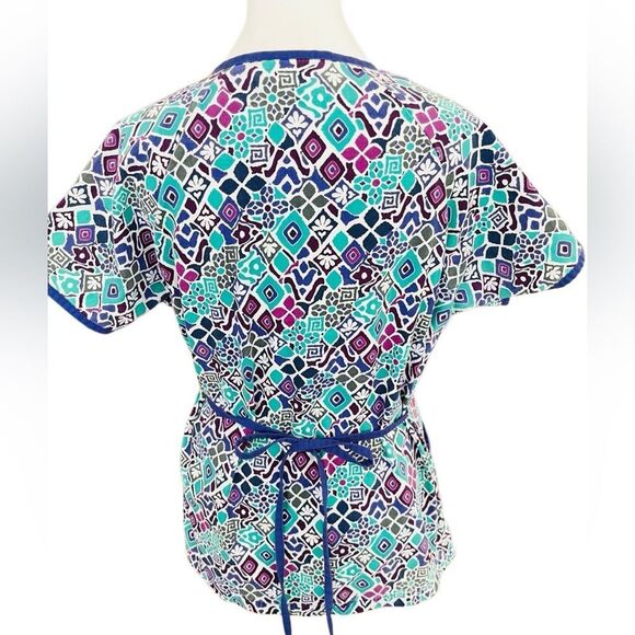 (2) UA Women’s Scrub top, set of (2), size small - Picture 6 of 8